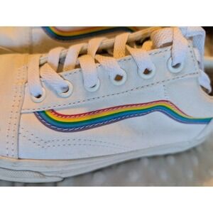 Vans Off The Wall Old Skool Women's Size 7 White Rainbow Pride Skate Shoe